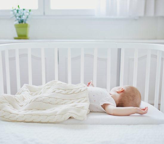 De voordelen van een cosleeper: Waarom het nuttig kan zijn om je baby dichtbij te houden tijdens het slapen